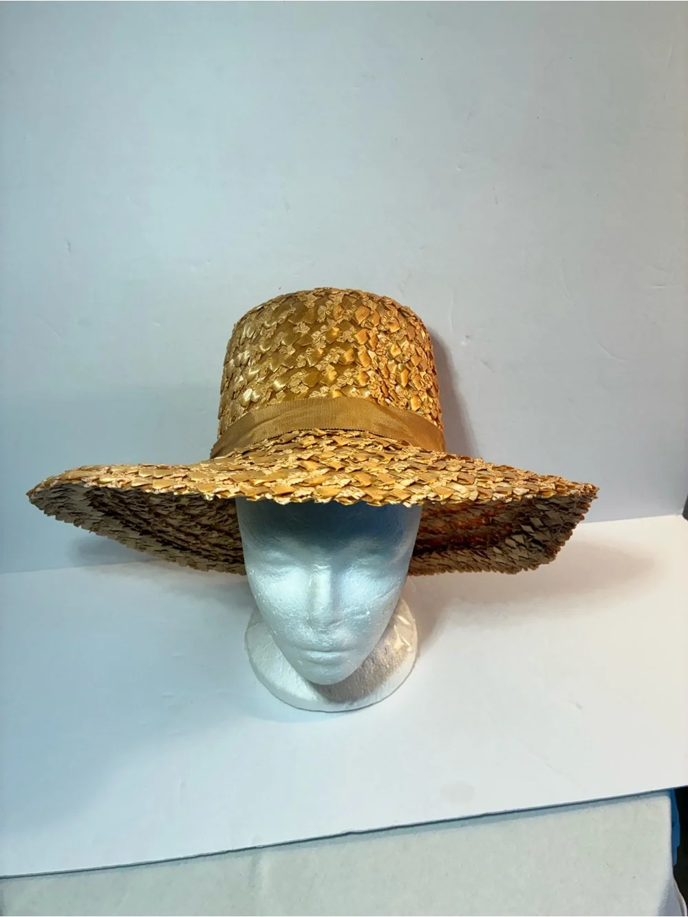 Vintage Straw Sun Hat in Tan with Ribbon - Picture 2 of 7